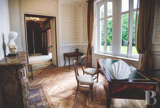 En Bourgogne, à Beaune, un château de la Belle Époque au milieu de ses huit hectares de vignes - photo  n°10